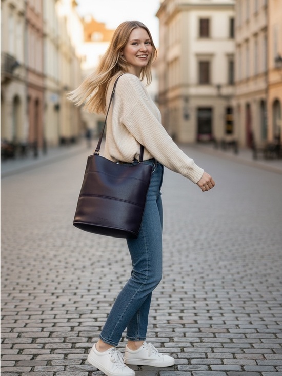 Coach Handbags - COACH Vintage Tribeca Purple Glove-Tanned Leather Bleeker Bucket Shoulder Bag